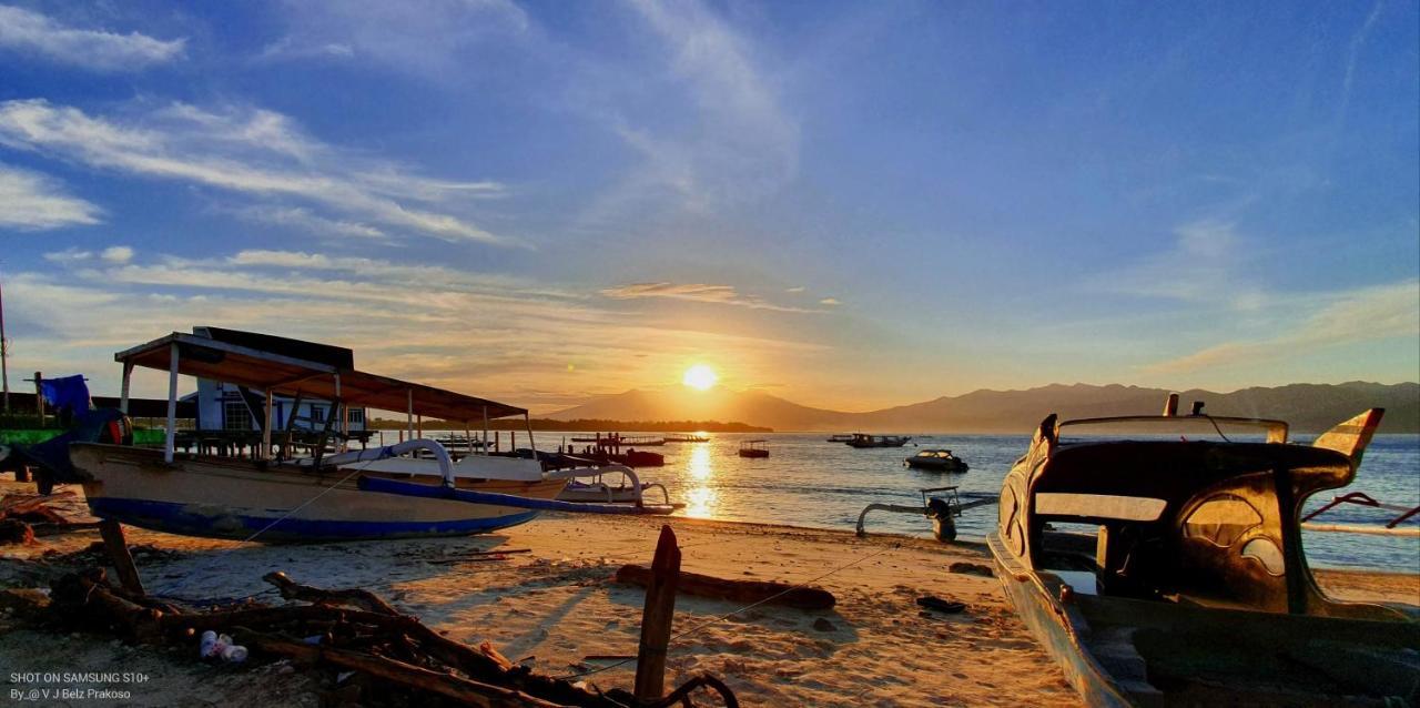Creative Bungalow Beach Front Gili Trawangan Exterior foto